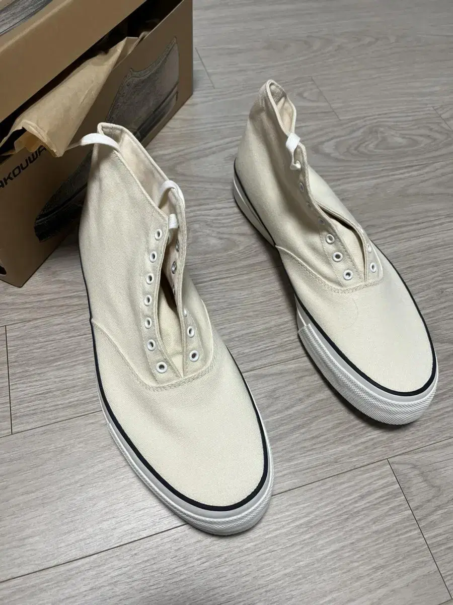 WAKOUWA Deck Shoes (와쿠와 덱슈즈 하이)